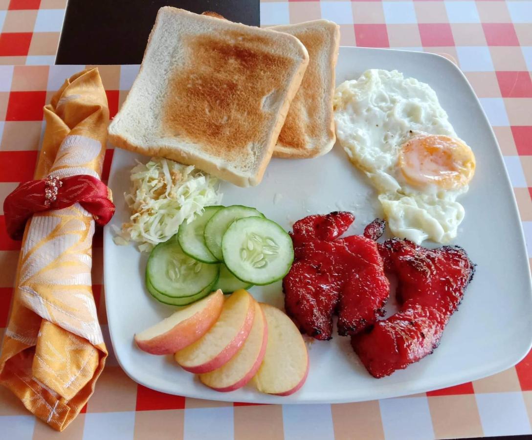 Lr Hostel And Cafe Moalboal Ngoại thất bức ảnh