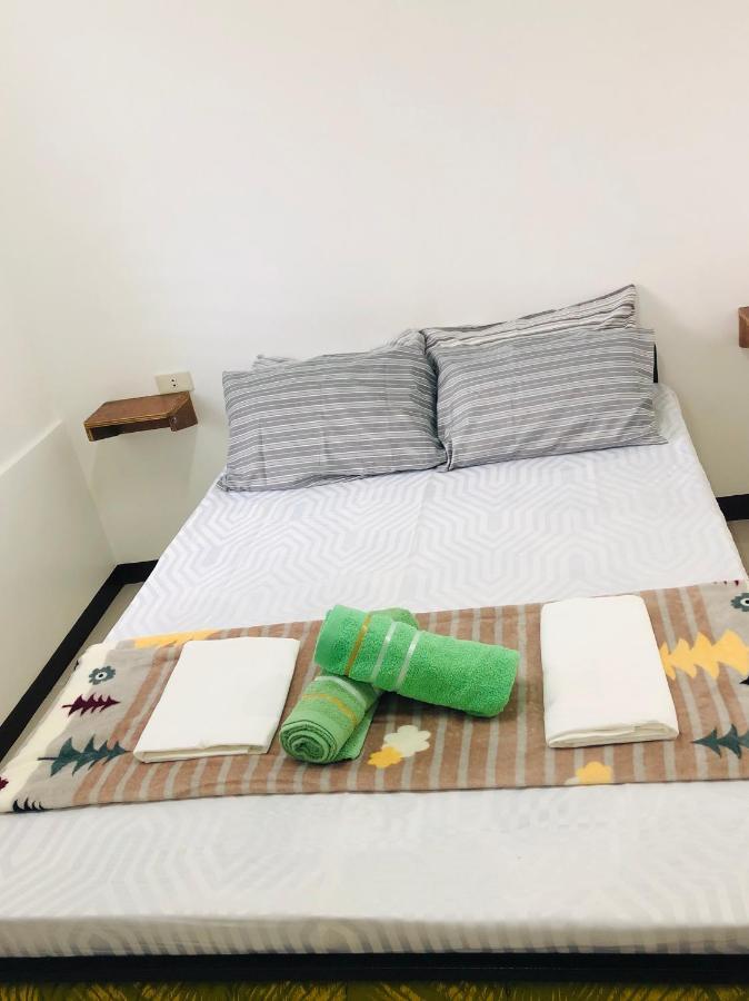 Lr Hostel And Cafe Moalboal Ngoại thất bức ảnh