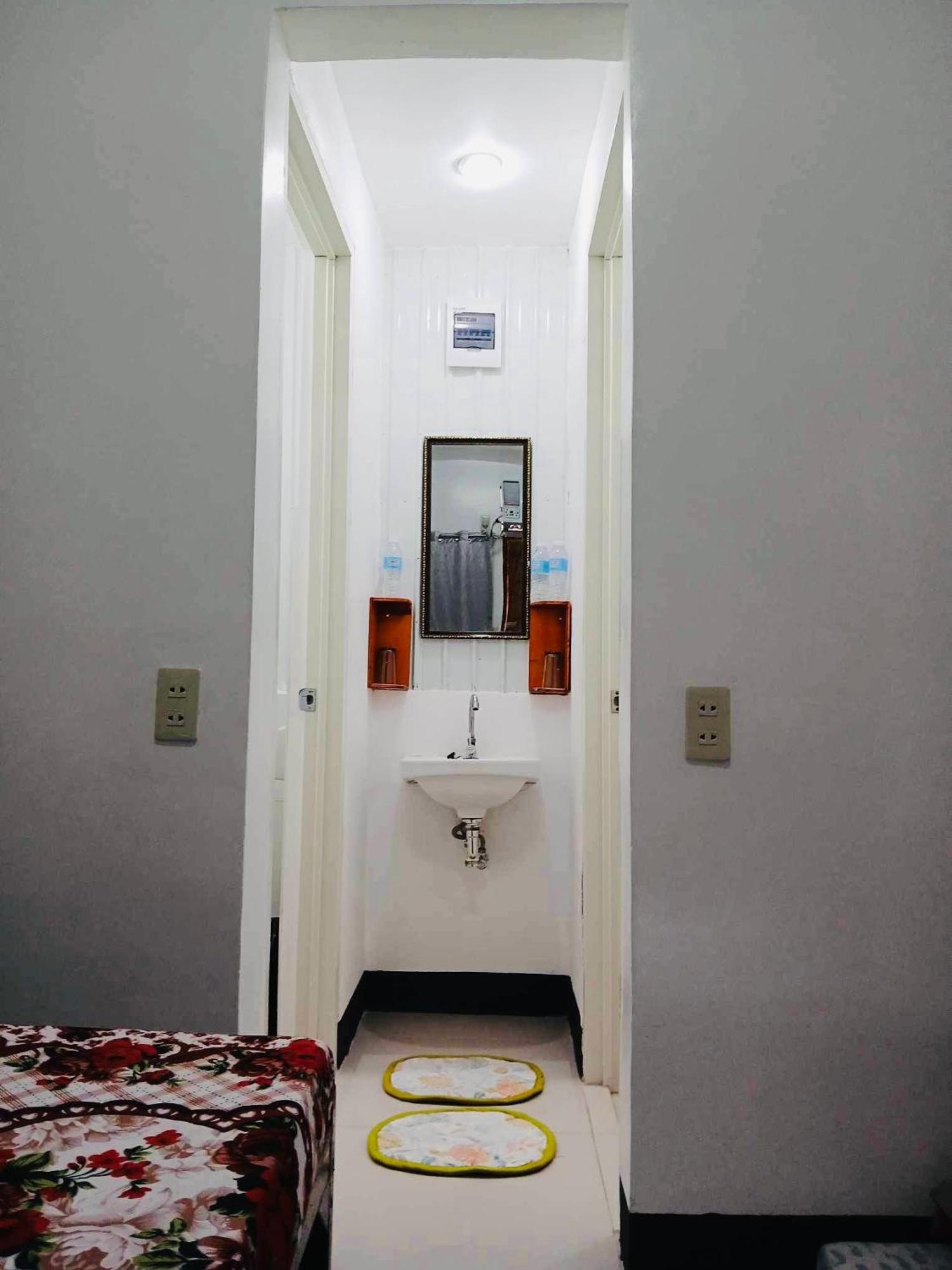 Lr Hostel And Cafe Moalboal Ngoại thất bức ảnh